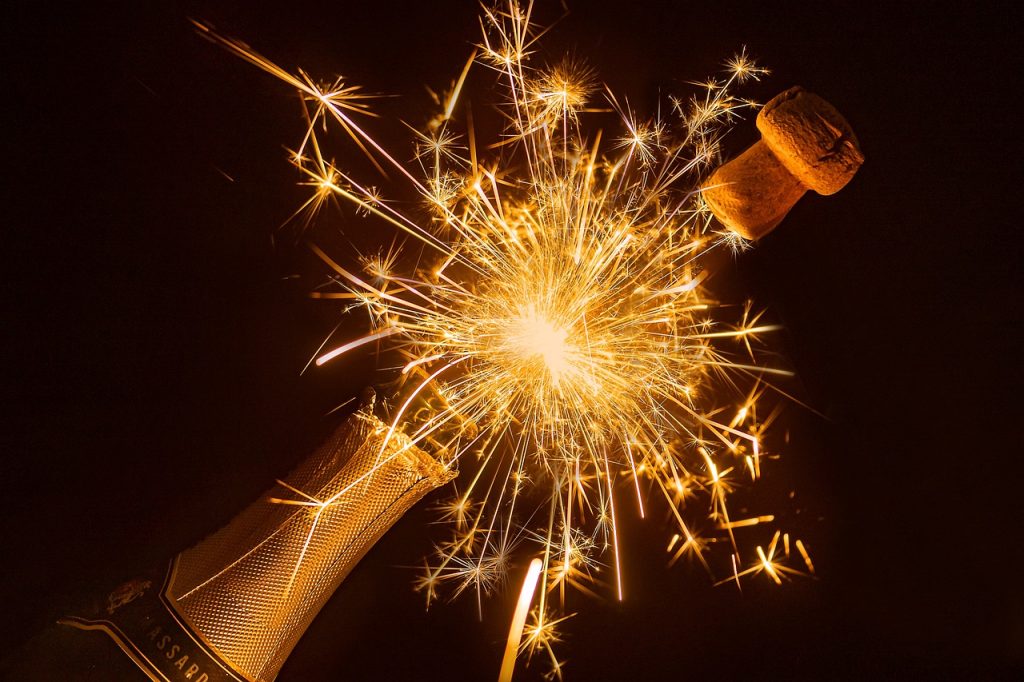 happy birthday, champagne, sparklers-4734176.jpg